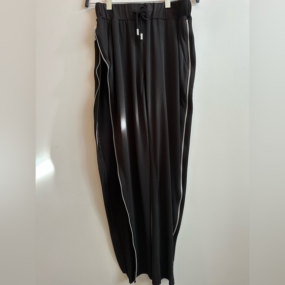 Tribal -Black Pants with working side zippers -Size XS - Picture 2 of 3